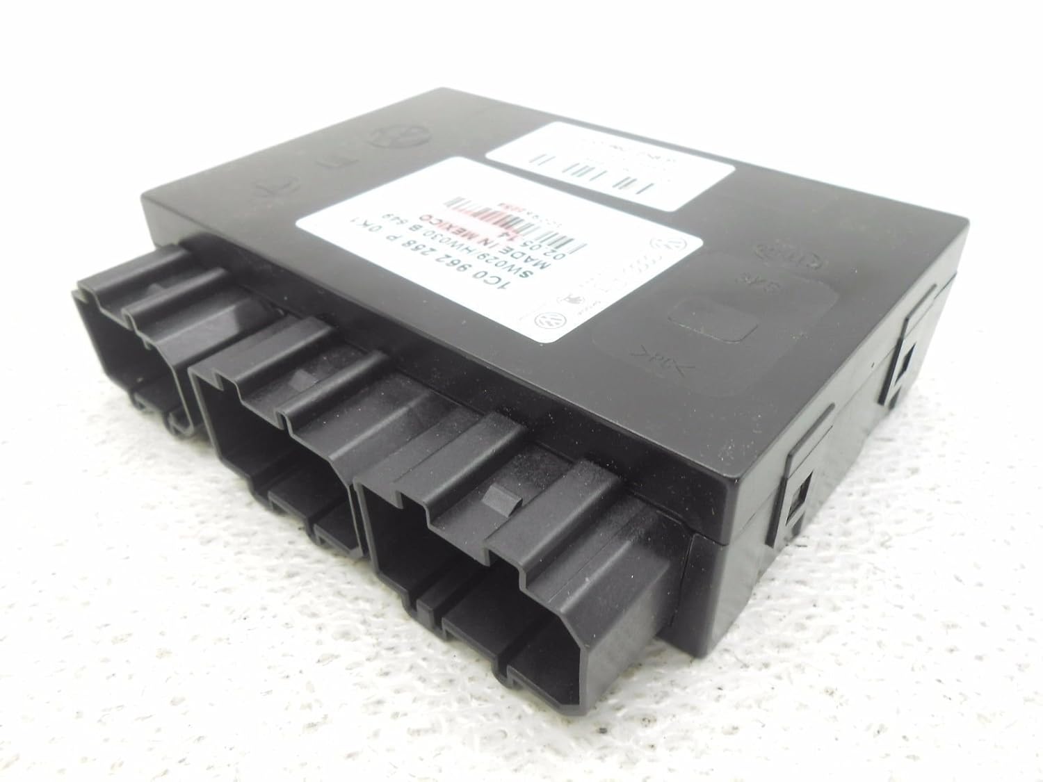 Amazon.com: Volkswagen New Genuine OEM 1998-2001 VW Jetta Golf Beetle Theft  Control Module: Automotive