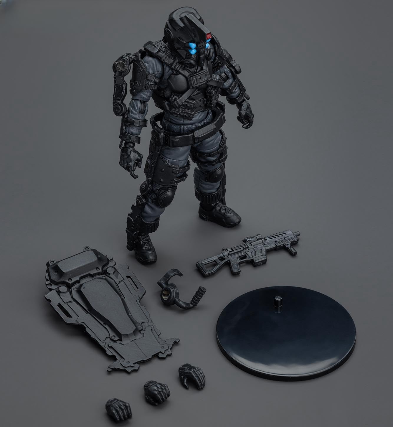 HiPlay JoyToy Warhammer 40K Collectible Figure: Army Builder Promotion Pack Figure 35 - Bounty Hunter with Riot Shield 1:18 Scale Action Figures JT1545
