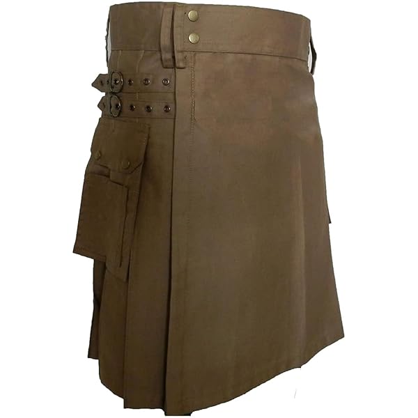 Modelo Masculino Brutal En Falda Escocesa En Escalera · Foto De Stock