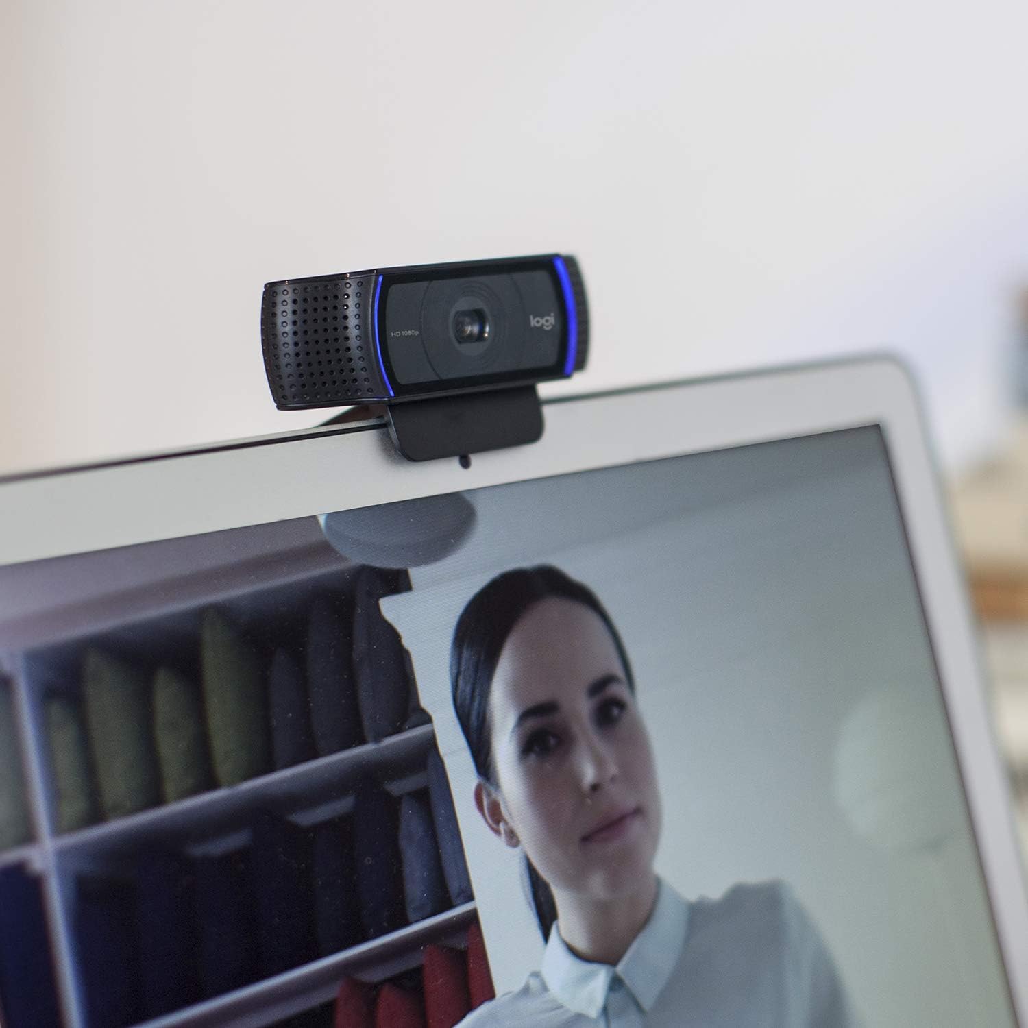 Logitech C920S HD Pro Webcam, Full HD 1080p/30fps Video Calling, Clear Stereo Audio, HD Light Correction, Privacy Shutter, Works with Skype, Zoom, FaceTime, Hangouts, PC/Mac/Laptop/Tablet/XBox - Black: Computers & Accessories