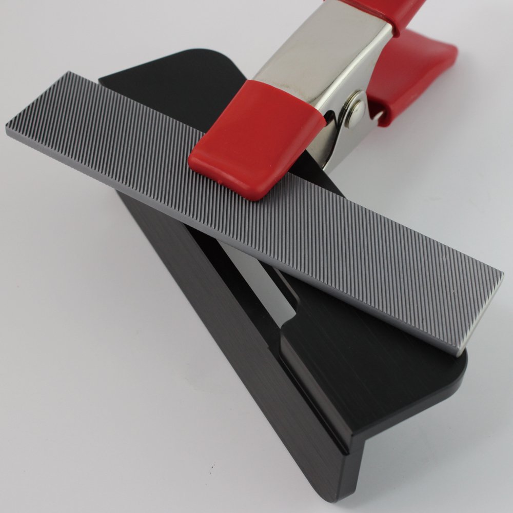 Side edge