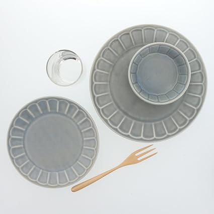 Amazon Co Jp テーブルウェアイースト 食器セット 一人暮らし しのぎお花のリムプレート ボウル 5点 新生活スタートセット 皿 和食器 カフェ食器 マットグレー ホーム キッチン