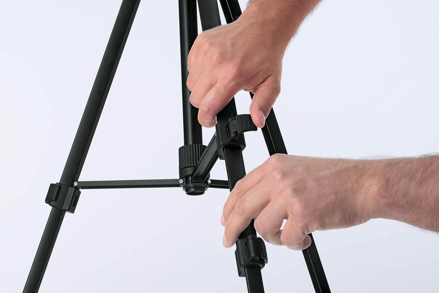 Bosch BT150 Compact Extendable Tripod with Adjustable Legs BT 150: Home Improvement