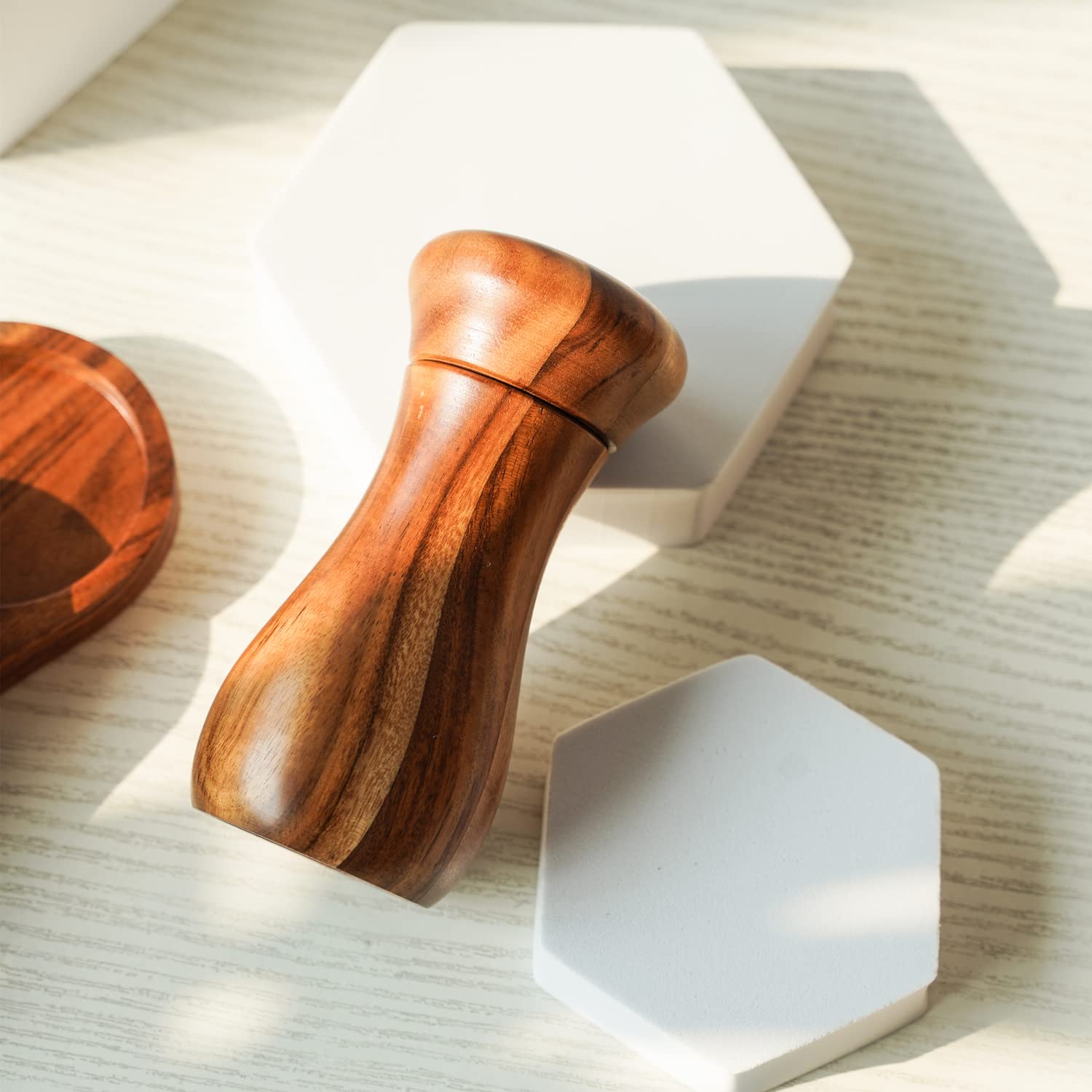 DeroTeno Pepper Mill, Pepper Grinder, Adjustable Ceramic Grinder for Both Pepper and Salt, Acacia Wood, Height 13 cm, Dia 6 cm(Tray is NOT Included)