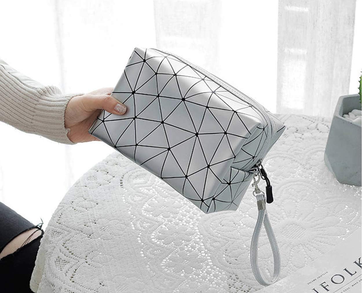 Generic 5L27 Silver Makeup Bag, Acrylic, SIZE:7.88" * 3.35" * 5.12"/20 * 8.5 * 13cm(L*W*H) - Image 5