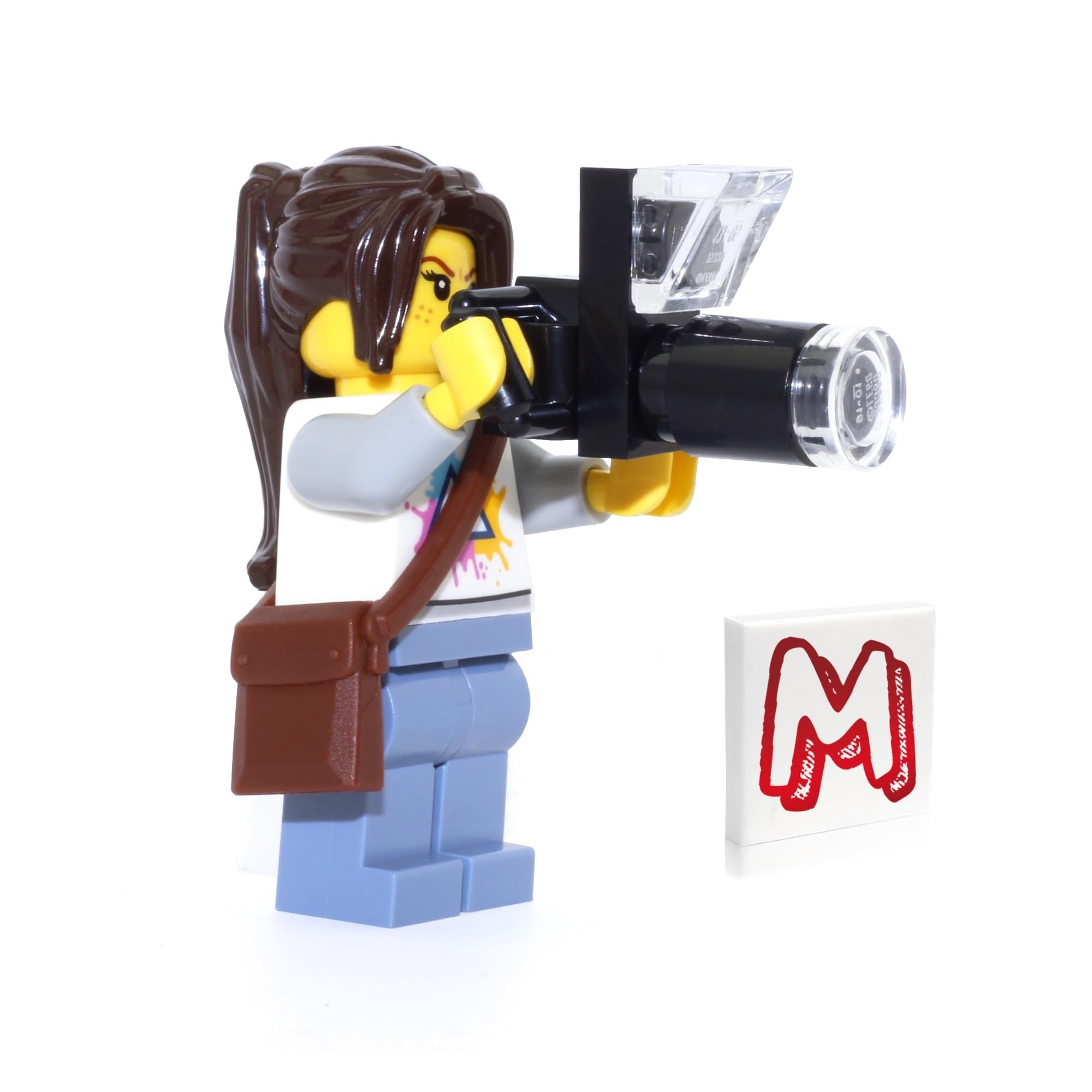 LEGO Outdoor Minifigure: Nature Photographer (Female with Long Lens Camera) 60202