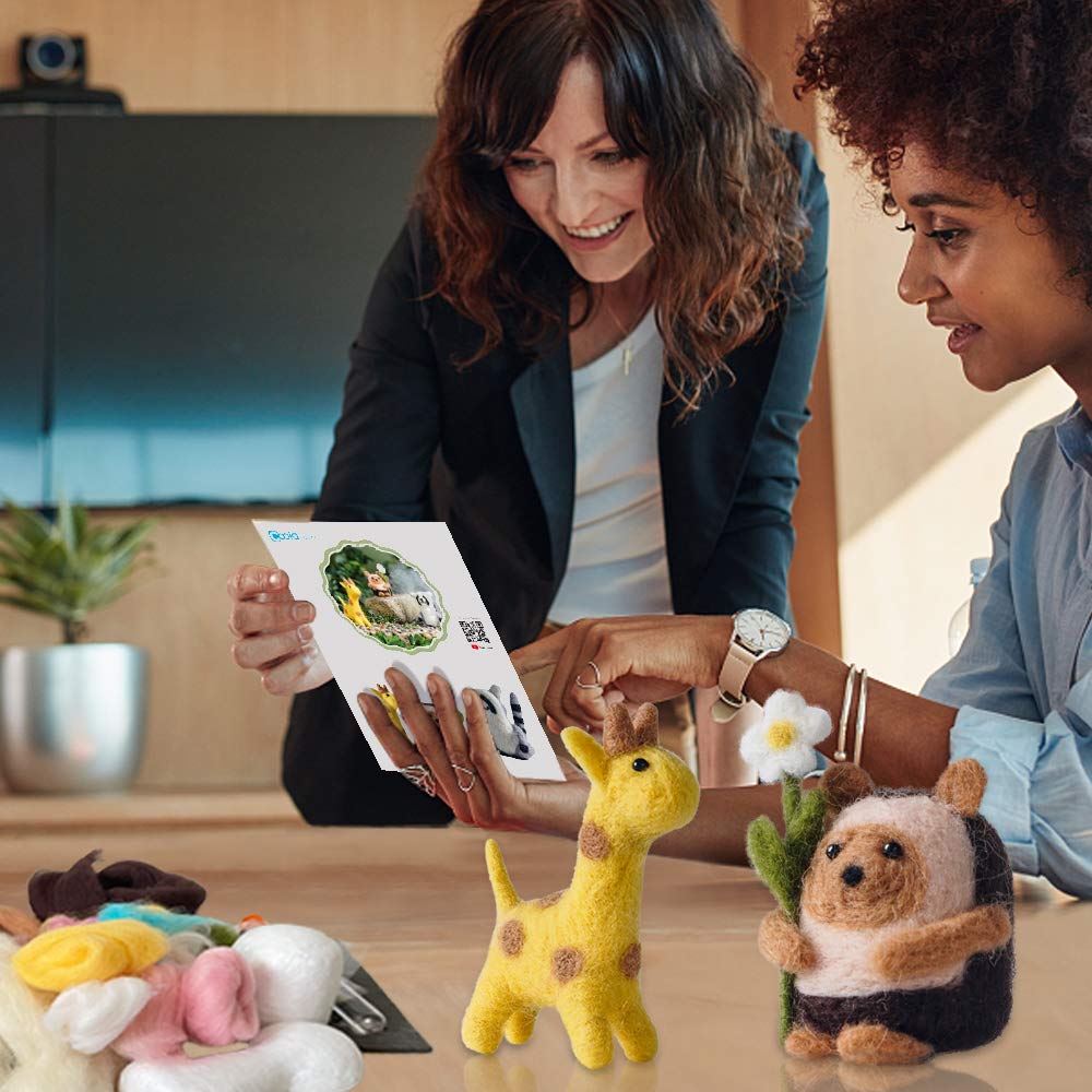 Coola Needle Felting Beginner kit - Wool for Cute Animals Kit Instruction Arts and Crafts Easy Funny Family Project Included 3 in 1 Giraffe Racoon Hedgehog Needle Felting Starter