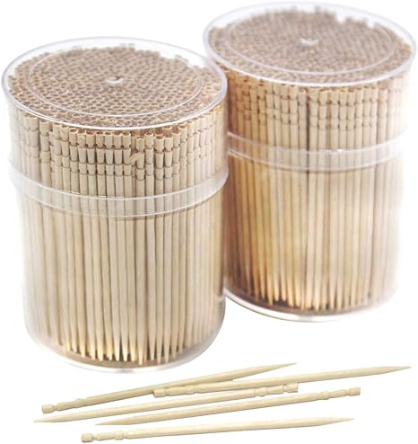 Amazon De 500 Stuck Hochwertige Naturliche Holz Zahnstocher Rund Zahnstocher Mit Halter Zahnreinigung Obst Grill Zahnstocher 2 Packungen