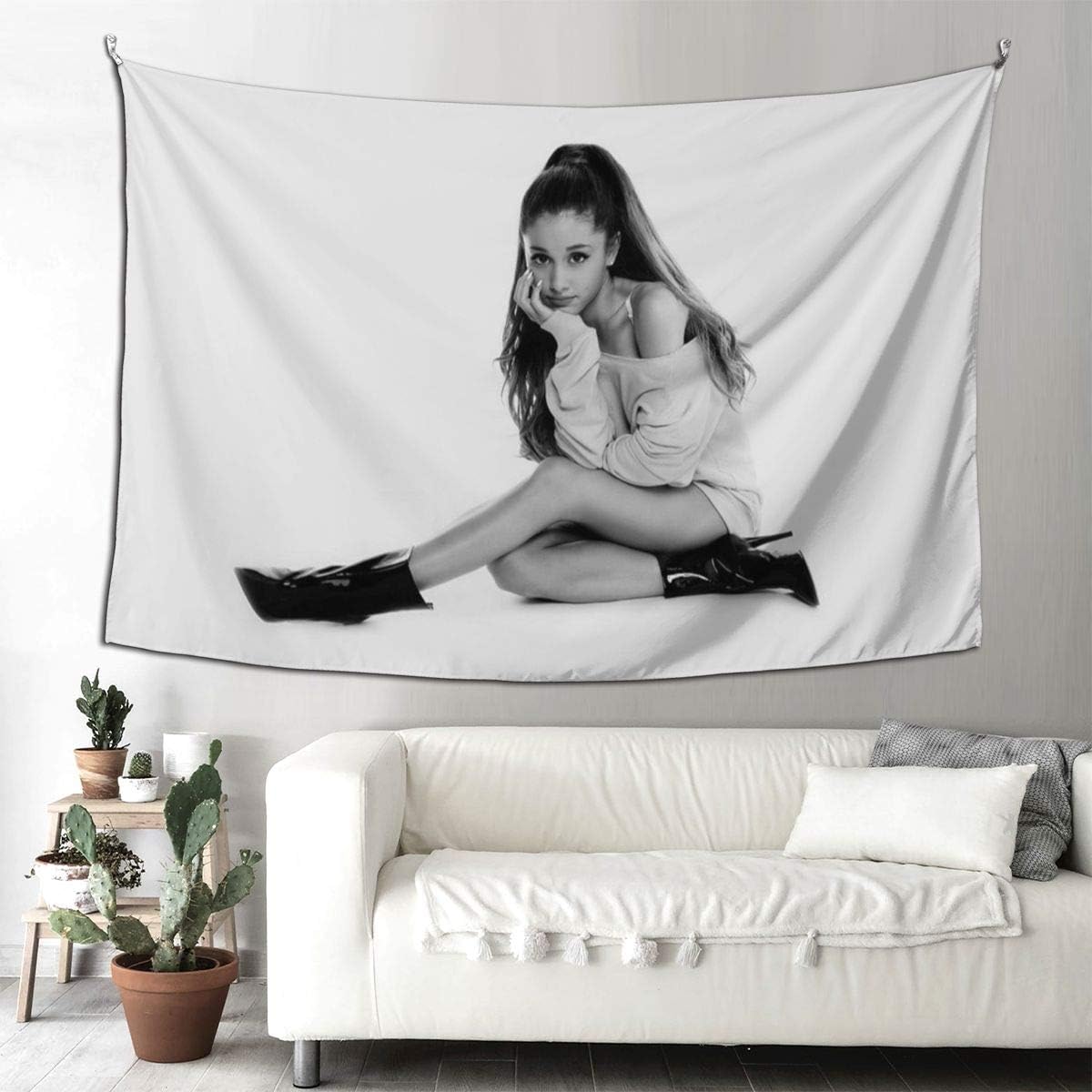 Amazon Co Jp Ariana Grande アリアナ グランデ 3 欧米風 寝室 リビングルーム おしゃれ 壁掛けタペストリー 壁飾り インテリア モダン 多機能 パーティー イベント リビング お店 個性ギフト お祝い 229ｘ152cm ホーム キッチン