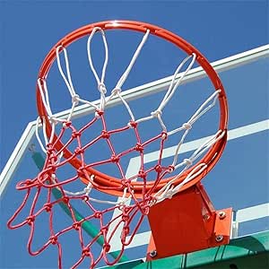 Baloncesto al aire libre de entrenamiento en casa aro montado en la