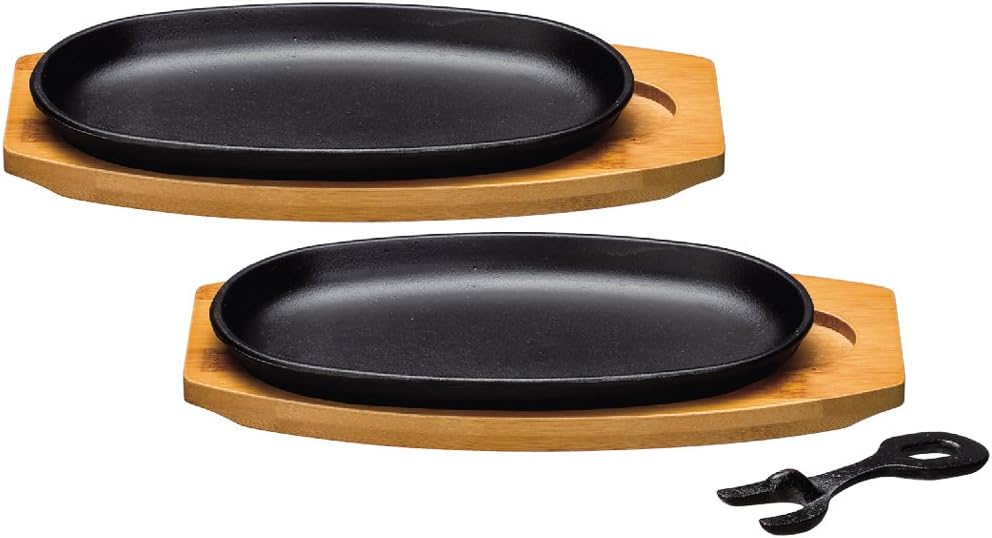 Amazon イシガキ産業 鉄鋳物 プレート 小判 ブラック 皿 幅23 5 奥行135 高さ2 2cm 木台 幅28cm 奥行14 5cm 高さ3 5cm ハンドル 全長11 2cm ステーキ皿 敷板 ハンドル付き ガス Ih グリル対応 保温 2個入 ステーキ皿 オンライン通販