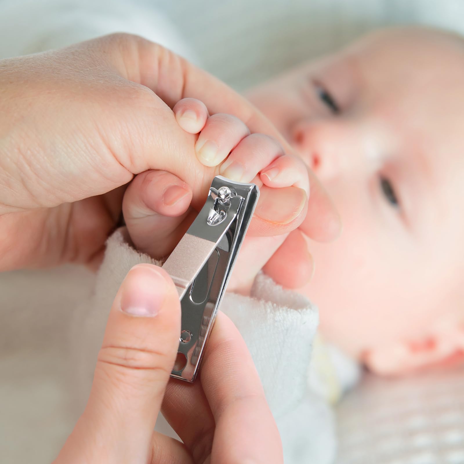 haakaa Baby Nail Clippers, 6-in-1 Baby Nail Care Kit with PU Storage Case, Nail Scissor, Cuticle Pusher, 2 Nail Files, Nail Clipper & Tweezer, Baby Manicure Set for Babies, White