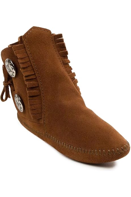 brad pitt minnetonka moccasin boots