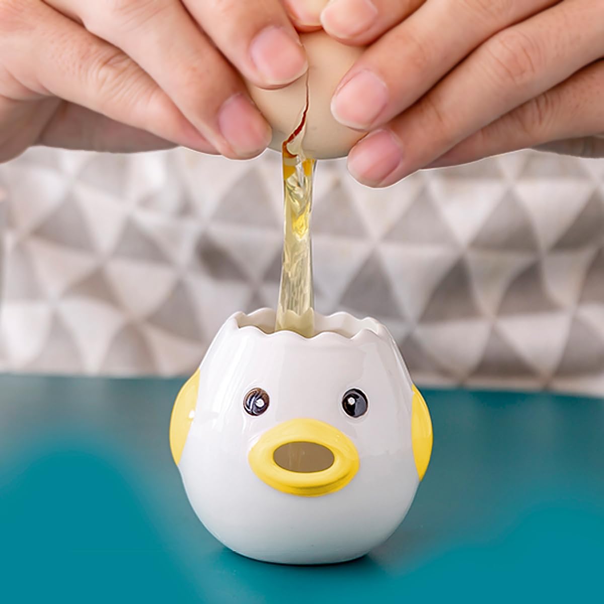 2XK-NOV Egg Separator, Ceramic Egg Yolk White Separator, Egg White Yolk Filter Separator, Egg Extractor Tool, Portable Kitchen Gadgets for Baking