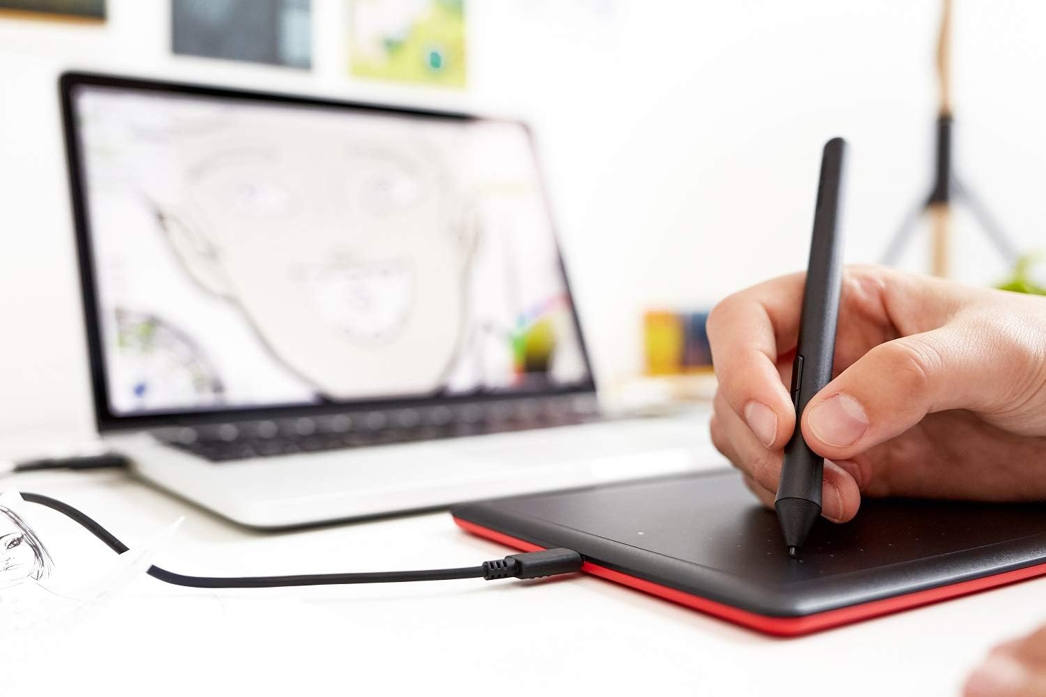 Wacom CTL472K1A One by Wacom Graphic Drawing Tablet for Beginners, Small: Computers & Accessories