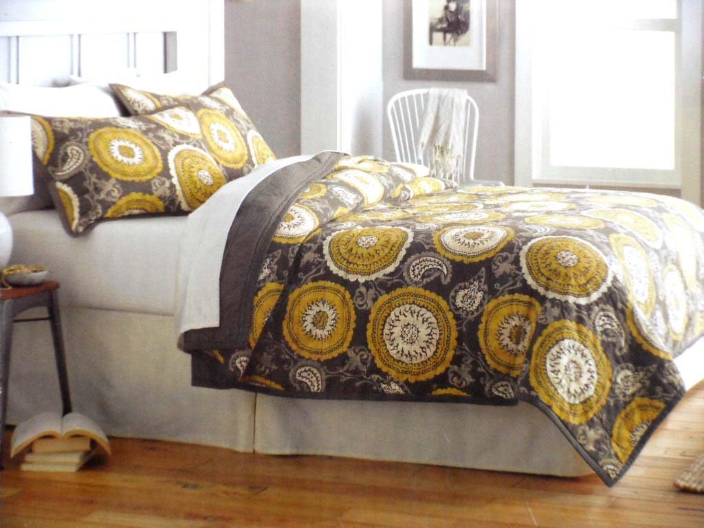 threshold quilt king