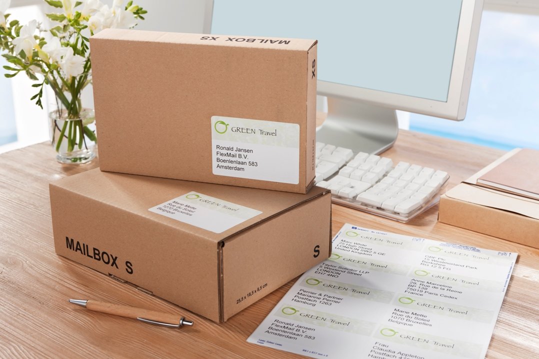 картонная упаковка для конфет. коробка упаковочная картонная.