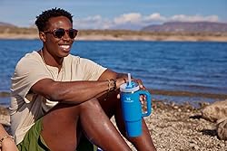 STANLEY Quencher H2.0 Tumbler with Handle and Straw