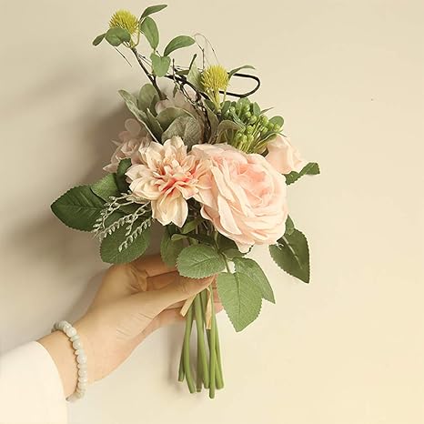 Amazon Taykooウェディングブーケ ブライダルウェディングローズブーケ ロマンチックなウェディングアクセサリー 造花 オンライン通販