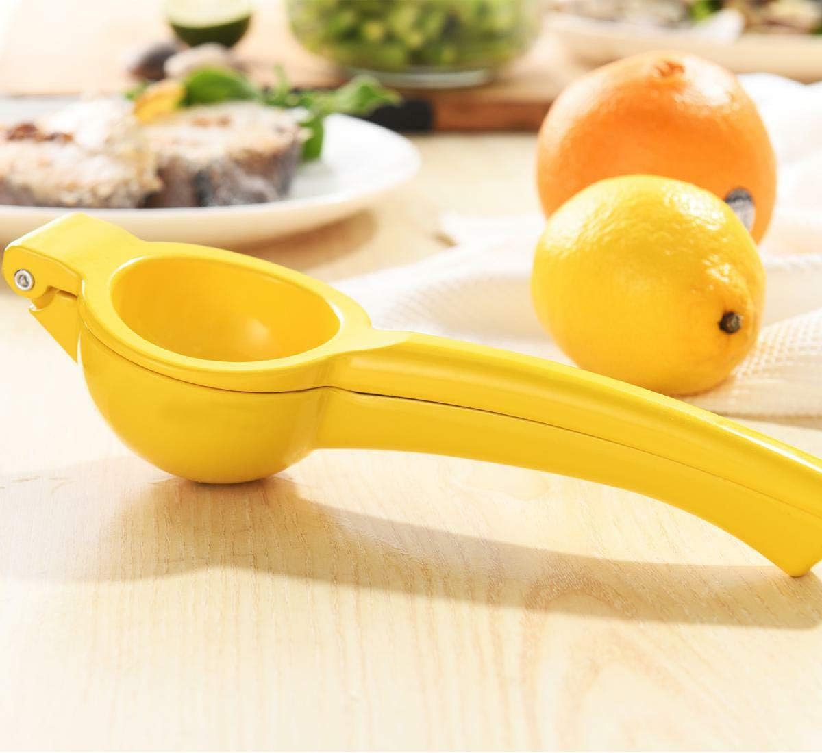 Manual Juicer Citrus Lemon Squeezer, Fruit Juicer Lime Press Metal, Professional Hand Juicer Kitchen Tool(yellow）: Kitchen & Dining
