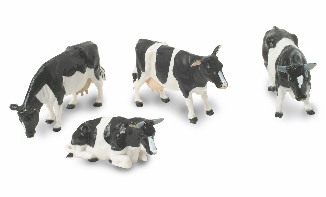 Britains 132 Friesian Cattle Friesian Cows Farmyard Animals Set Collectable Farm Toy