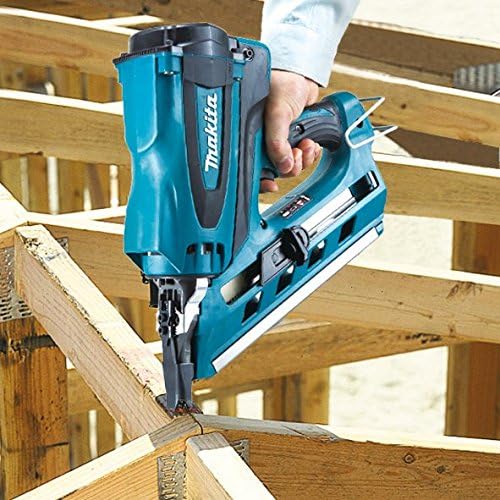 Makita GN900SE 7.2V Li-Ion First Fix Gas Nailer Complete with 2 x 7.2V Batteries and Charger Supplied in A Carry Case - Image 5