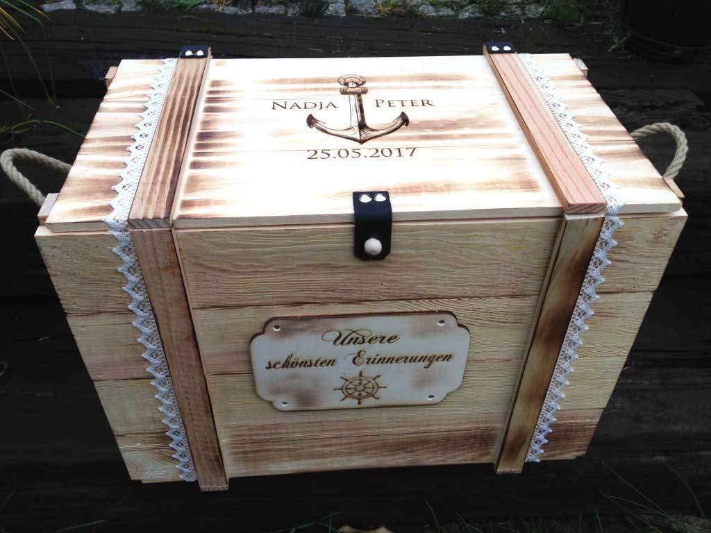 Große Erinnerungskiste Maritim aus Holz, graviert mit Wunschmotiv ...