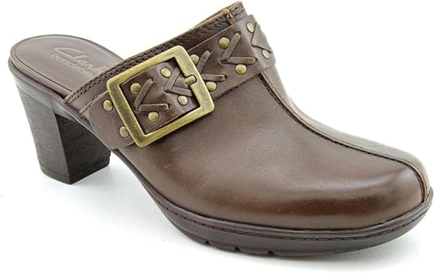 clarks nursing clogs