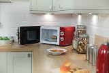 Russell Hobbs RHMM701R 17L 700W Red Solo Microwave with 5 Power Levels view 5