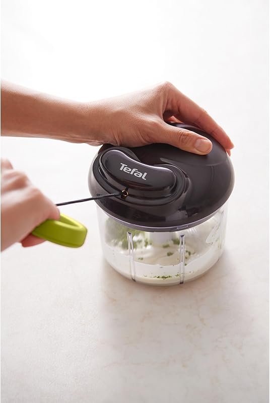 K13210 5-Sekunden-Zerkleinerer ohne Strom, 900ml; Universalzerkleinerer für Gemüse, Obst, Nüsse, Knoblauch, Babynahrung. Inklusive zusätzlichem Ice-Crusher-, Püree- und Rühreinsatz, schwarz/grün