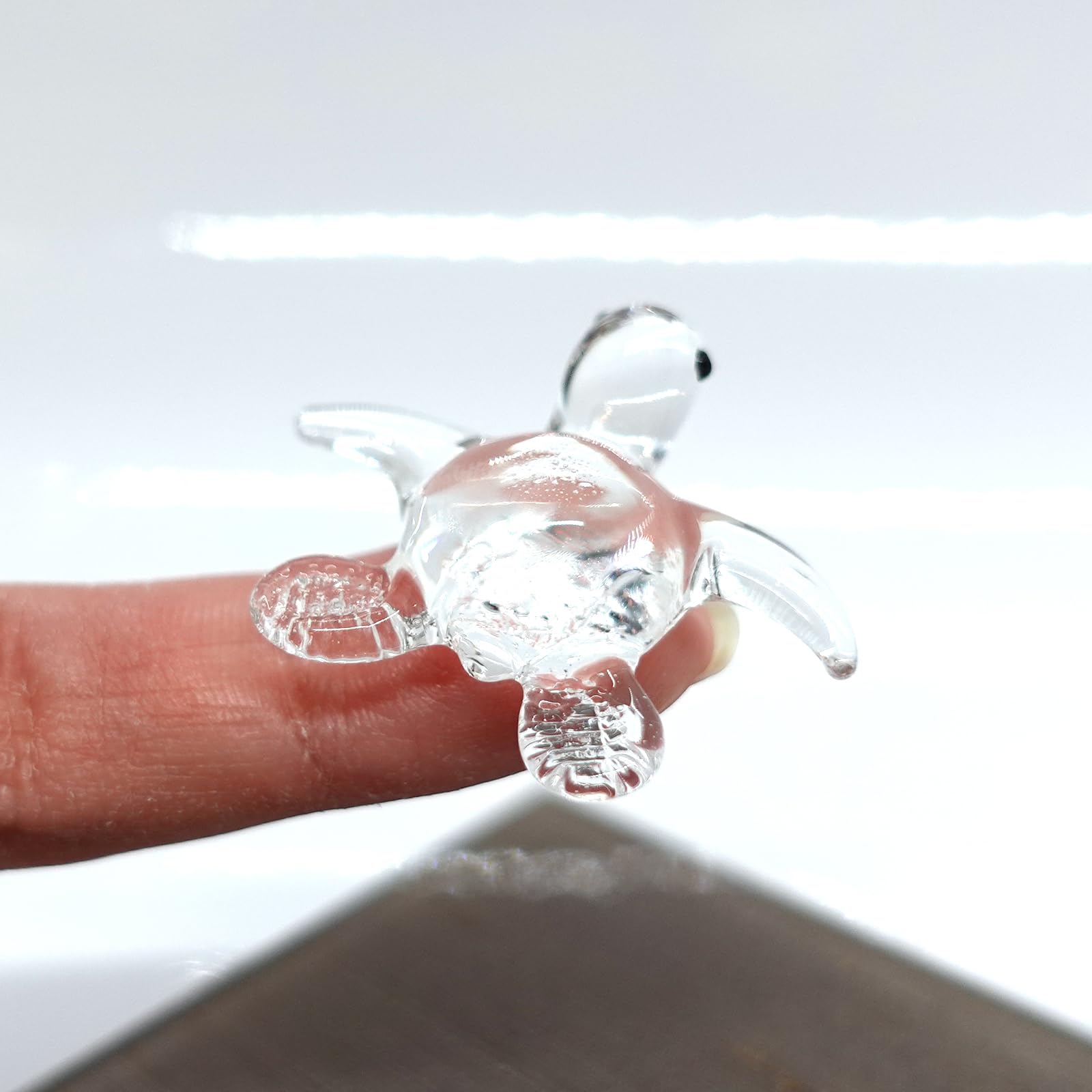 Sansukjai Rare Turtle Sea Tiny Micro Crystal Figurines Hand Blown Clear Glass Art Sea Animals Collectible Gift Home Decor