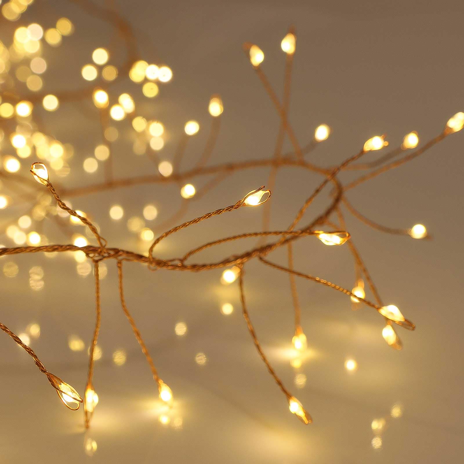 Qbis Warm White Cluster Lights, 200 LEDs on Thin Copper Wire. Multifunction Cluster Fairy Lights with Remote and Timer. 2m of USB plugin Christmas String Light with Memory.