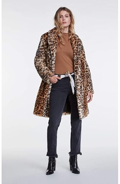 Lady Animal print coat bottons 