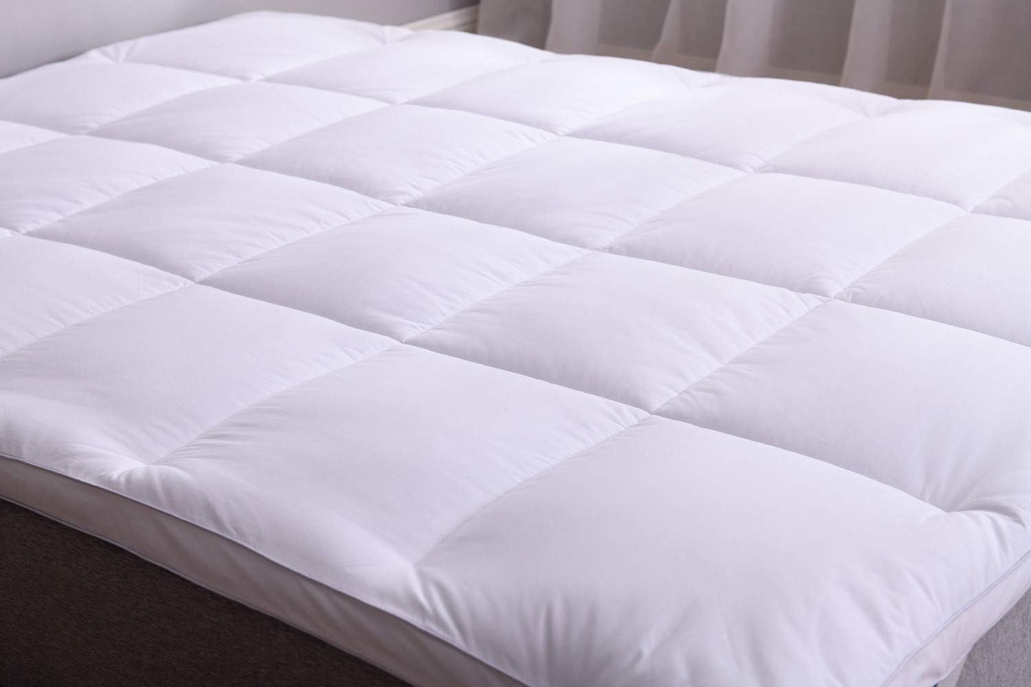 Yeios Quilted Full Mattress Topper Thick Down Alternative Fiber with 4 Elastic Bands Gusseted Hotel Mattress Topper