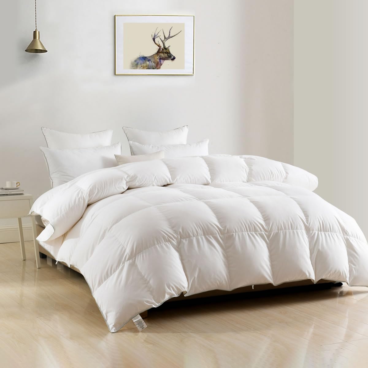 Photo 1 of DWR Luxury Down Feather Fibers Comforter Full/Queen, Hotel-Style Fluffy Duvet Insert, Ultra-Soft Cotton Blend Fabric, High Fill Power 46oz Medium Weight for All Season(90x90, White)