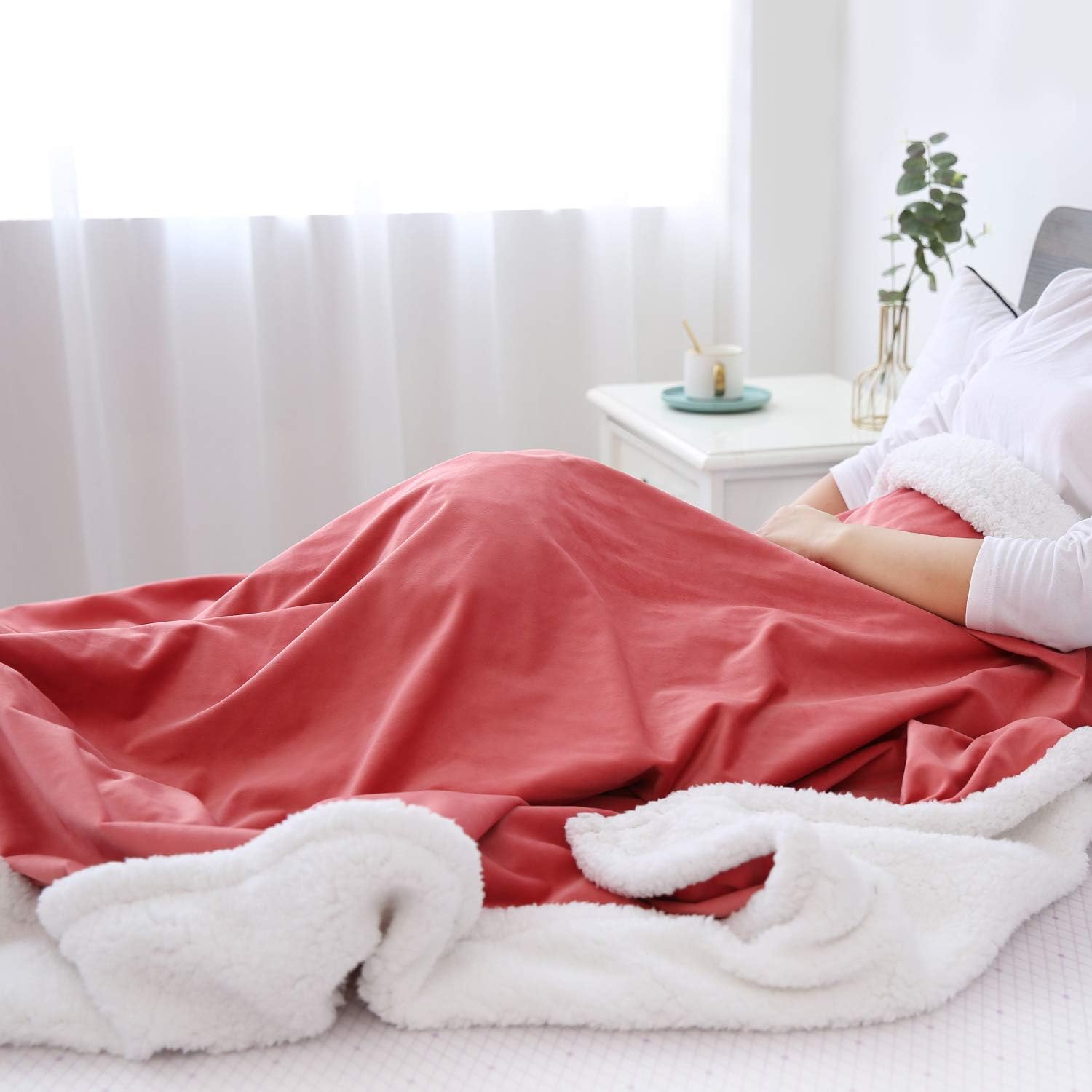 Heated Blanket Electric Throws Lightweight Soft Double-Layer Plush Blanket, 3 Heat Settings, Fast Heating, 2H Auto Off, 50" x 60" Pink, Travel Home Office Use, Machine Washable: Kitchen & Dining