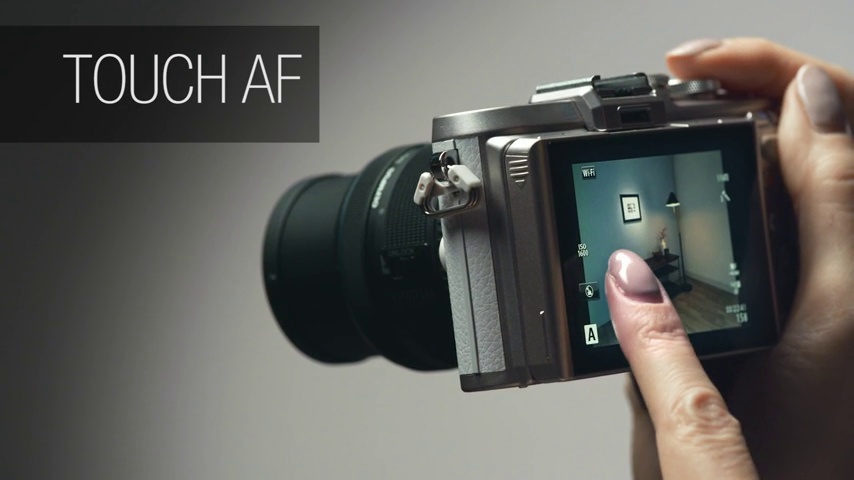 Olympus-PEN-E-PL8-White-Body-with-14-42mm-IIR-Silver-Lens