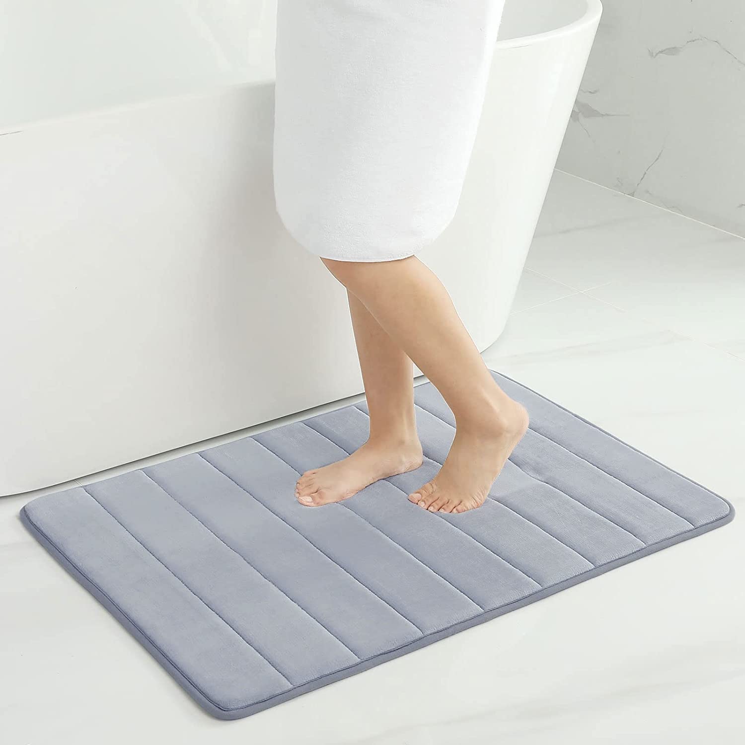 smiry Memory Foam Bath Mat, 60 x 90 cm, Extra Soft Non-Slip Bathroom Mat, Super Absorbent Bath Mats for Bathroom Floor, Machine-Washable Dry Bath Rug Foot Mat, Light Grey