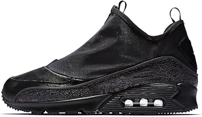 air max utility triple black