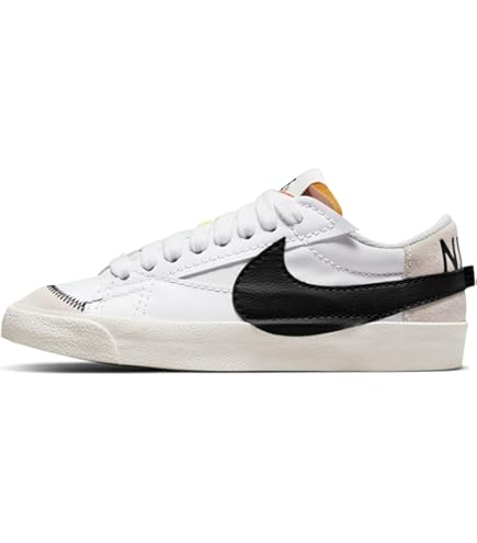 シューズ NIKE BLAZER LOW '77 JUMBO WNTR NIKE BLAZER LOW '77 JUMBO WNTR | White Men's Sneakers | YOOX