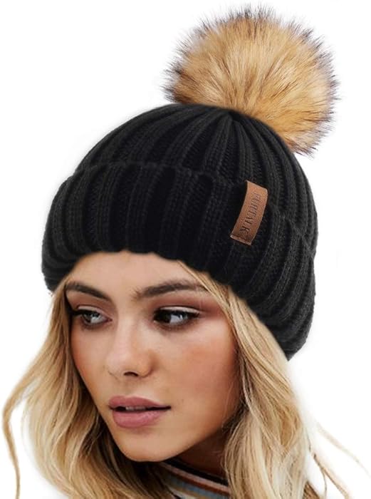pom pom bobble hat
