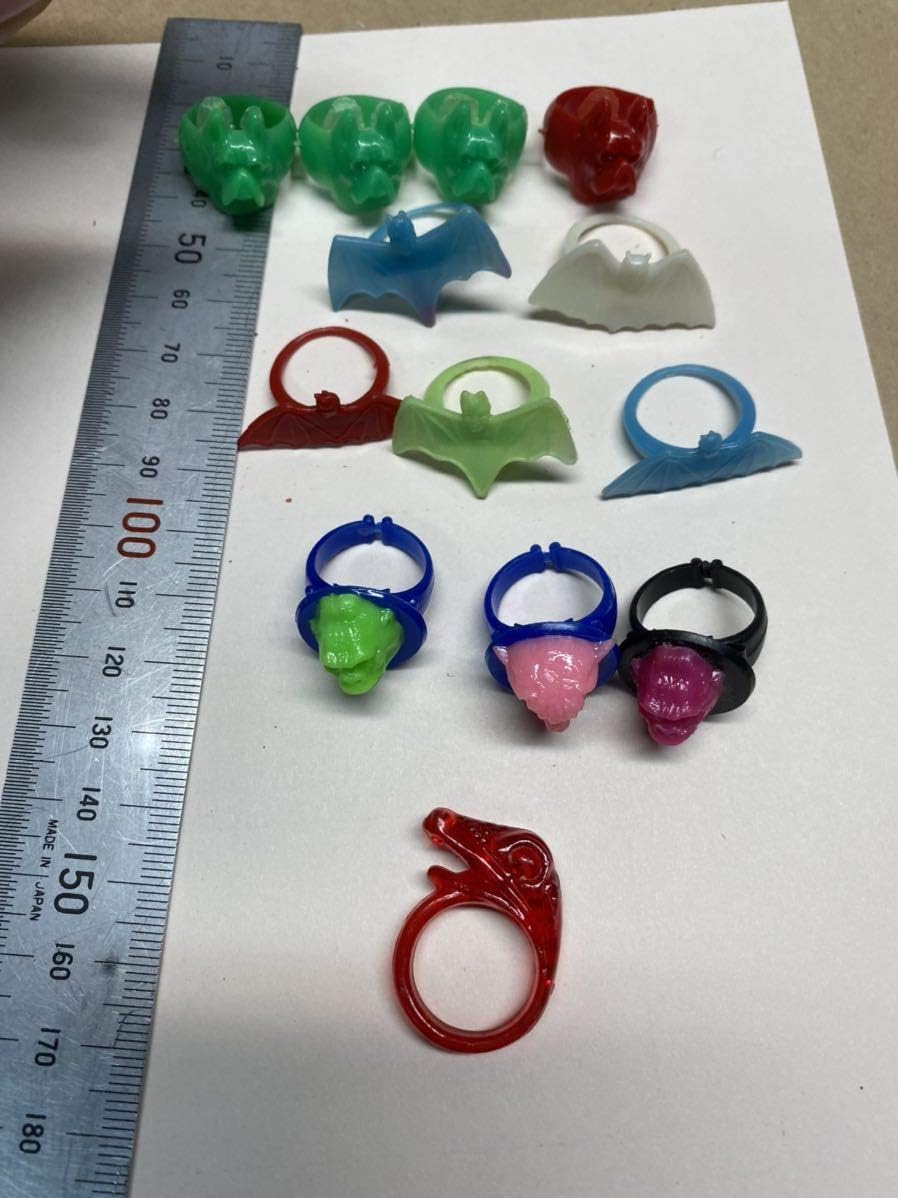 Amazon Co Jp 当時もの 指輪 リング 怪獣 昭和のおもちゃ レトロ 駄菓子屋 おもちゃ 昭和レトロ 当時物 ホビー 通販