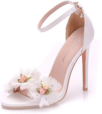 white closed toe shoes