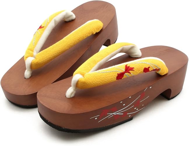 Amazon キステ Kisste 下駄 レディース おしゃれ刺繍花緒 金魚プリント桐下駄 フリーサイズ 23 0 24 5cm前後の方 イエロー 金魚刺繍 7 2 こだわりきもの専門店kisste 下駄 草履