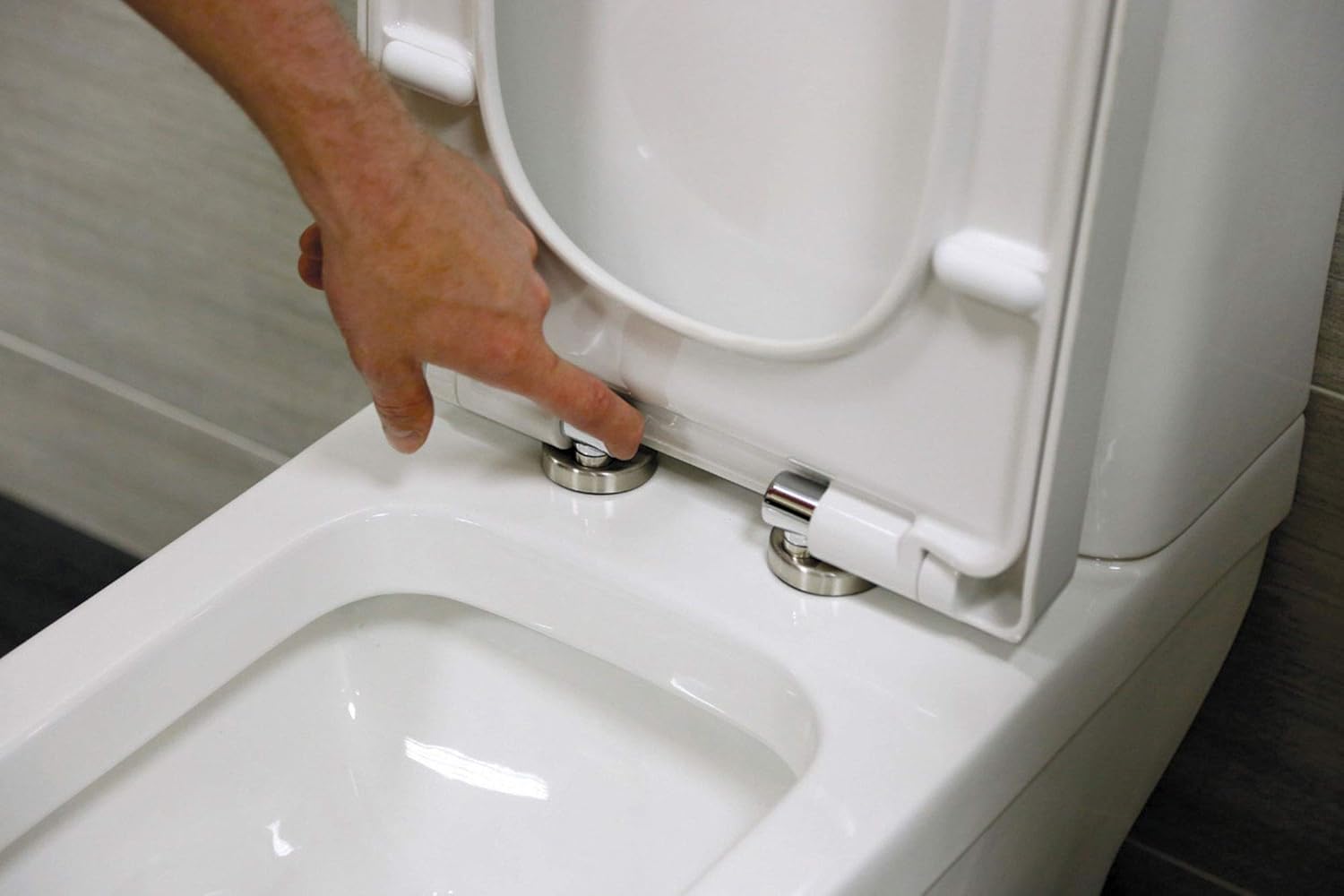 TC Bathroom Soft Close Rectangular Contemporary Replacement Mini Seat Appleby, White - Image 4