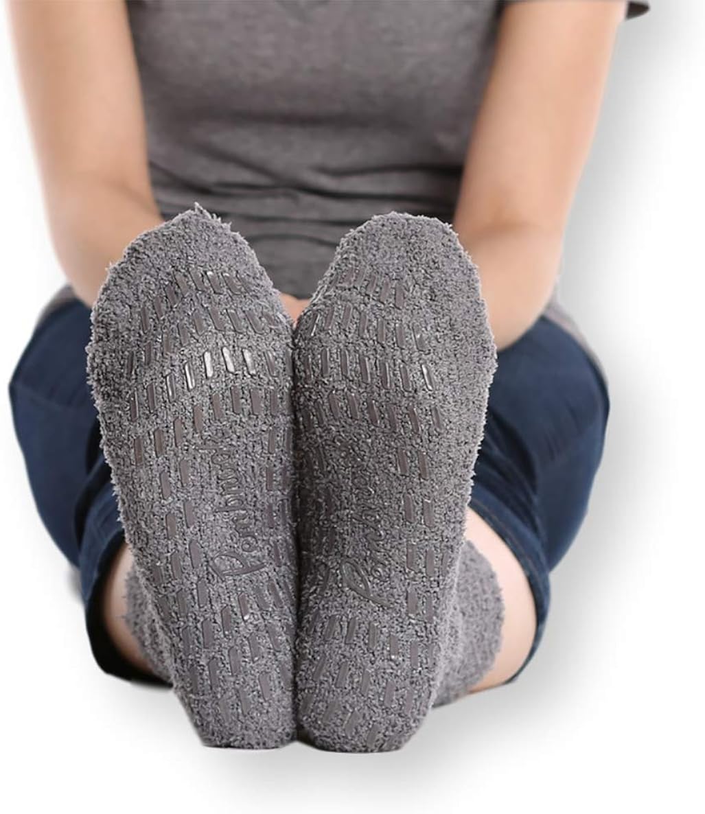 Pembrook Non Skid Socks - Hospital Socks - Slipper Socks - (4-Pack) 2 Black/ 2 Gray. Great for adults, men, women. Designed for medical hospital patients but great for everyone at  Men’s Clothing store