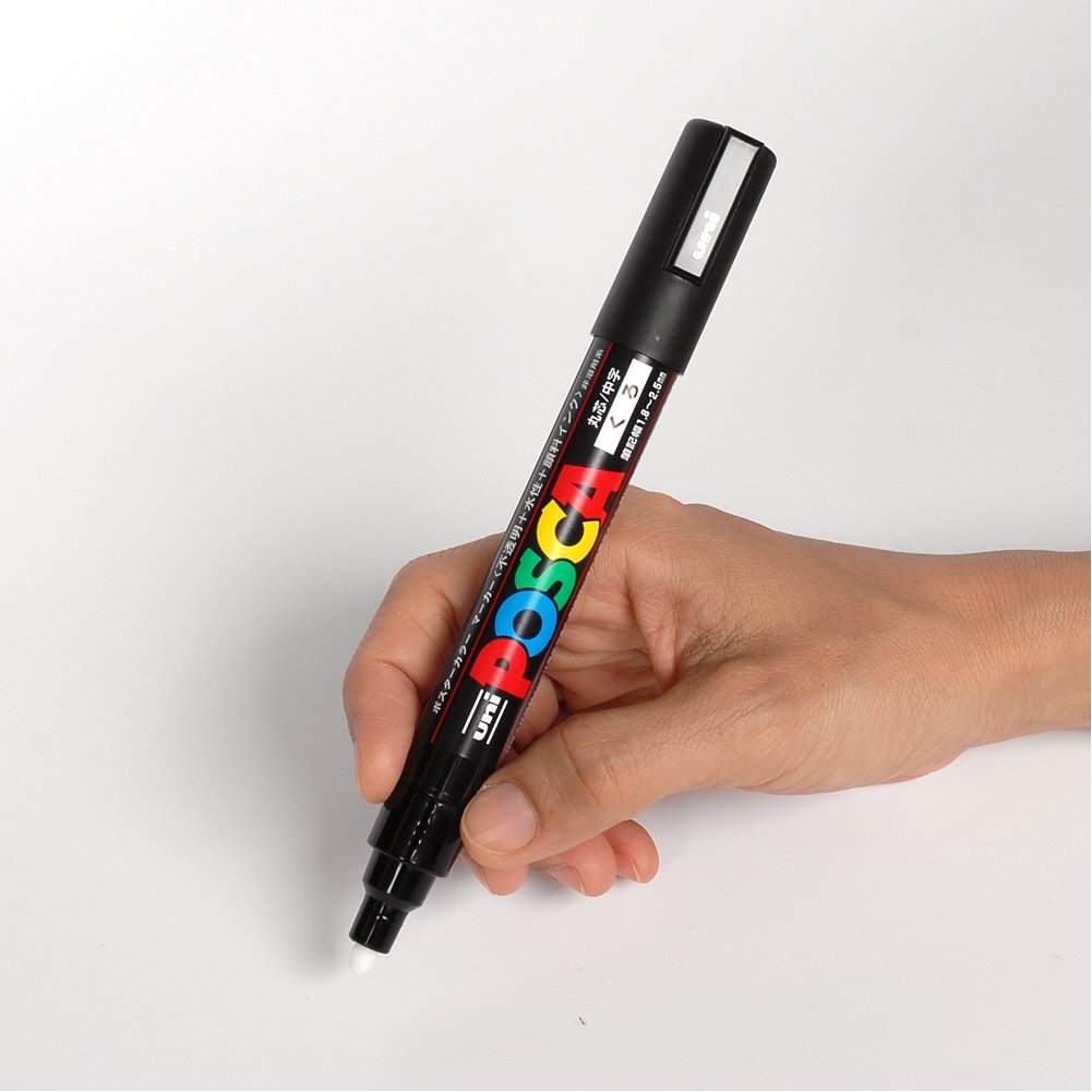 5 Best Paint Pens And Paint Markers For Wood Right Now