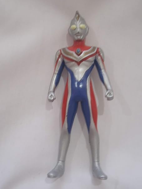 Amazon 円谷 ウルトラ ソフビ風 重い人形 ウルトラマンダイナ フラッシュタイプ 約12 5 可動腕のみ フィギュア ドール 通販