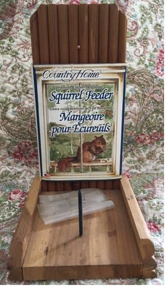 Amazon Com Country Home Premium Eastern Red Cedar Squirrel