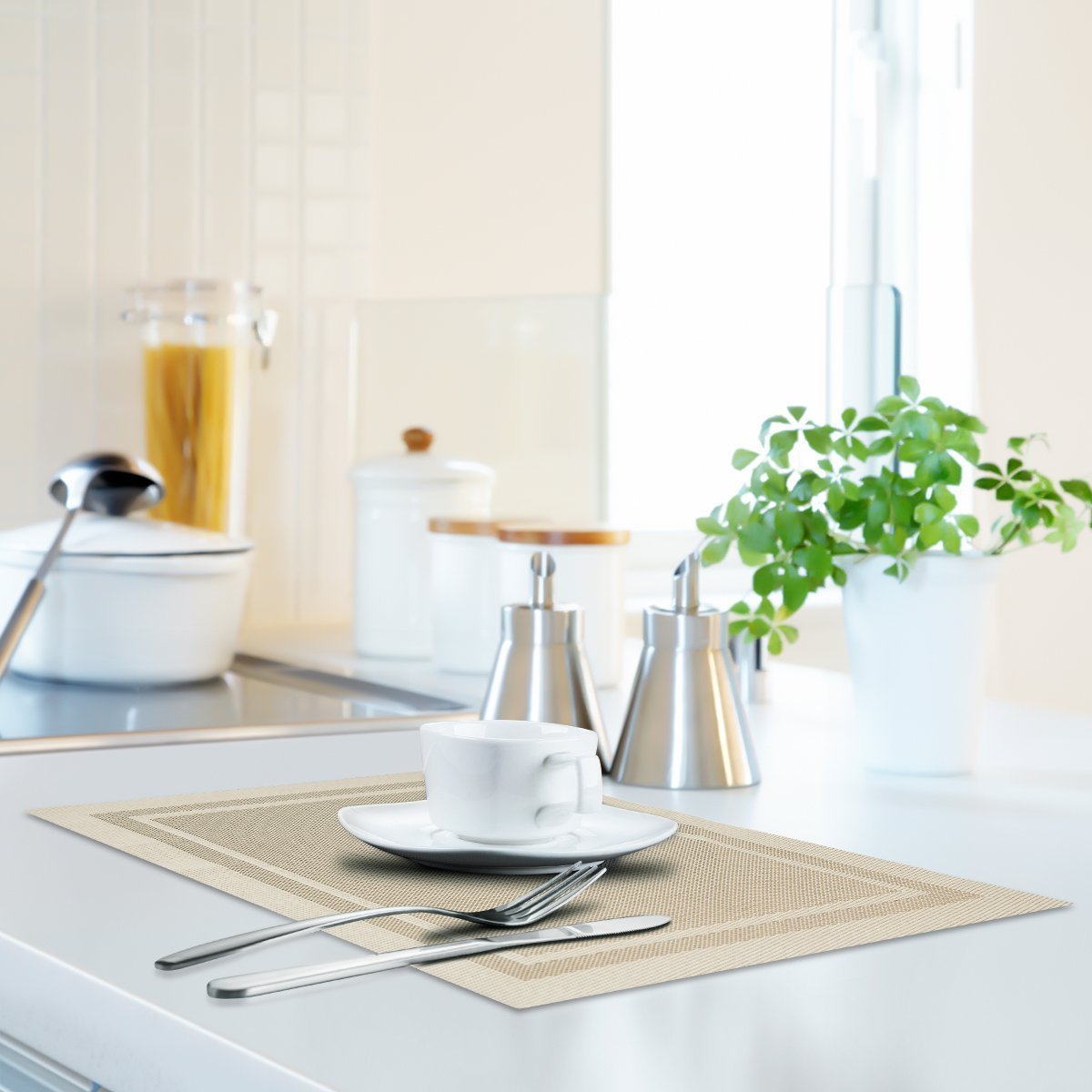 Placemat, Fashion European Style PVC Placemat Non-slip Insulation Placemat Washable Table Mats Set of 4(Beige)